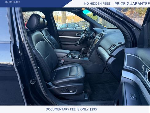 Used 2017 Ford Explorer XLT w/ Equipment Group 202A image 12