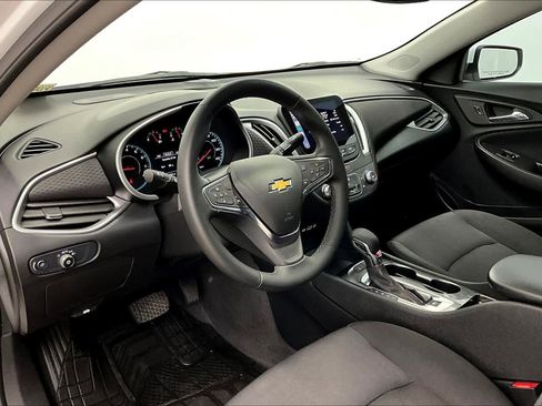 Used 2025 Chevrolet Malibu RS FWD image 18