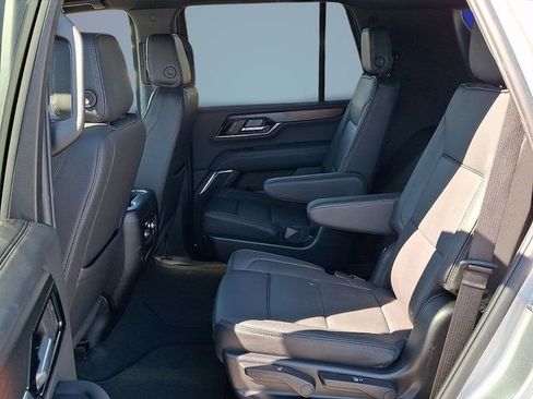 Used 2025 GMC Yukon Denali image 7