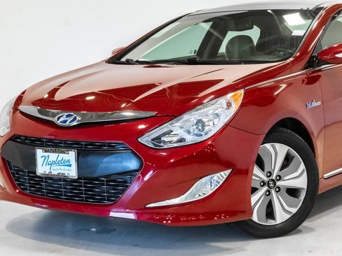 Used 2014 Hyundai Sonata Limited w/ Panoramic Sunroof Package 02 FWD image 2