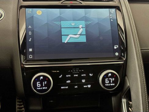 Used 2024 Jaguar E-PACE R-Dynamic SE image 17