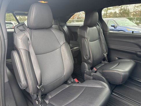 Used 2023 Toyota Sienna XSE w/ XSE Plus Package image 15