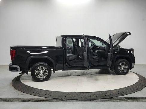 Used 2025 GMC Sierra 1500 SLT AWD/4WD image 16