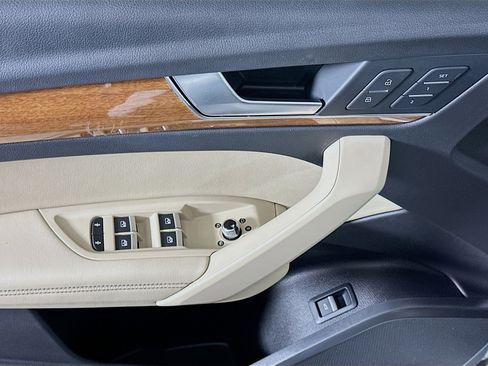 Used 2021 Audi Q5 Premium Plus w/ Premium Plus Package image 15