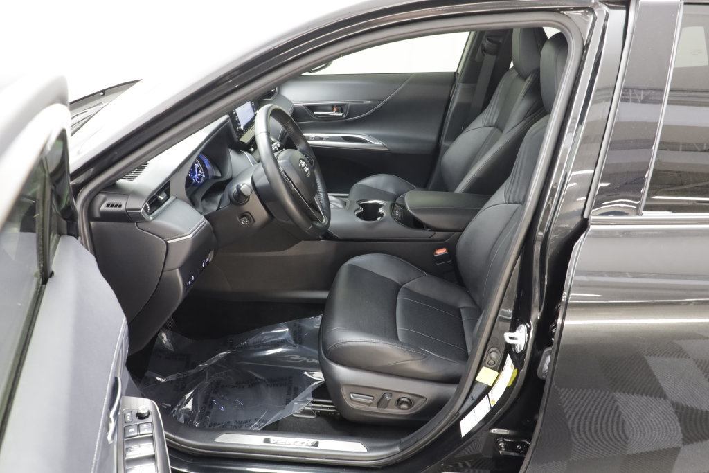 Used 2021 Toyota Venza XLE w/ Softex Package AWD/4WD image 6