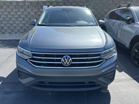 Used 2022 Volkswagen Tiguan SE image 2