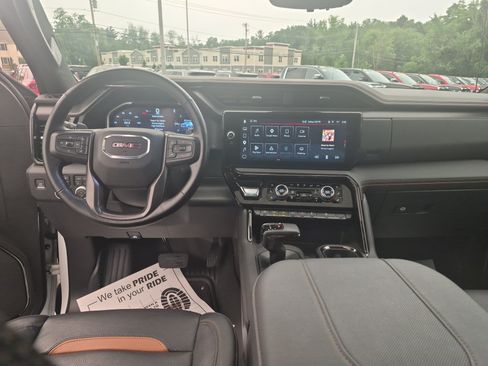 Certified 2023 GMC Sierra 1500 AT4 w/ Technology Package AWD/4WD image 13
