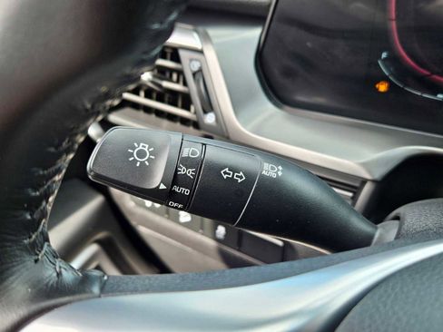 Used 2023 Kia Telluride LX image 23