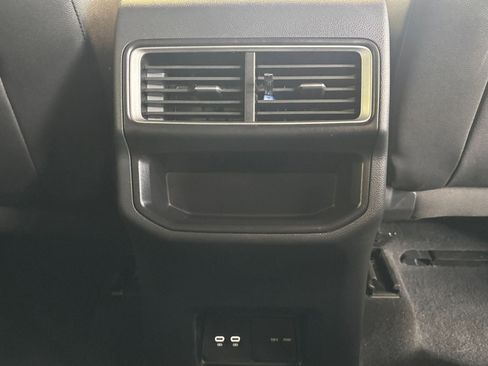 Used 2025 Volkswagen Atlas Cross Sport SE FWD image 30