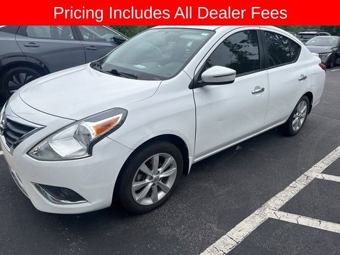 Used 2016 Nissan Versa FWD image 1