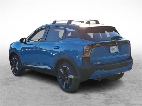 New 2026 Nissan Kicks SR w/ Cold Weather Package image 3
