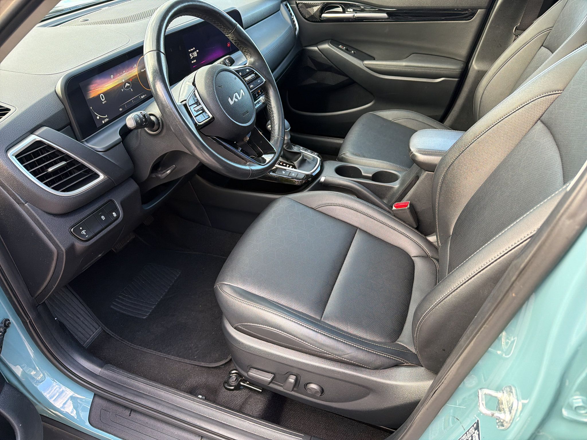 Used 2025 Kia Seltos EX w/ EX Sunroof Package FWD image 12