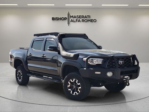 Used 2020 Toyota Tacoma TRD Off-Road AWD/4WD image 1