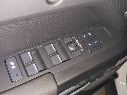 New 2026 Land Rover Defender 110 S AWD/4WD image 12