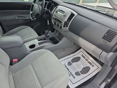 Used 2011 Toyota Tacoma 4x4 Access Cab V6 image 16