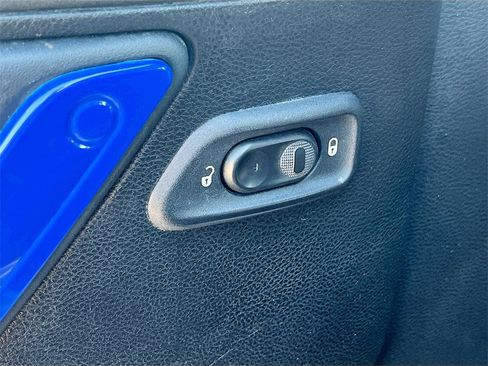 Used 2016 Jeep Wrangler Unlimited Sahara w/ Connectivity Group image 17