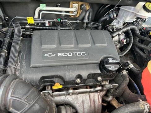 Used 2019 Chevrolet Trax LT w/ LT Convenience Package image 23