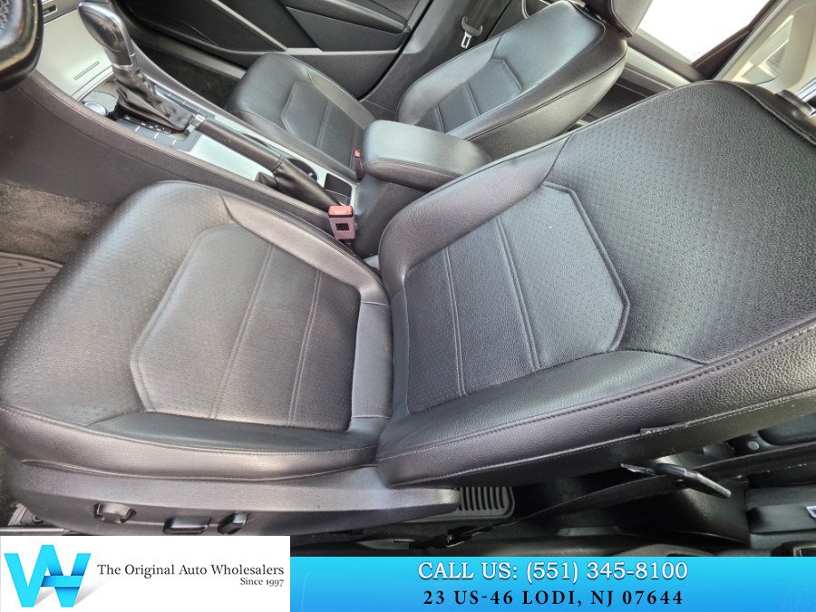 Used 2019 Volkswagen Passat 2.0T Wolfsburg w/ Wheels & Sunroof Package FWD image 13