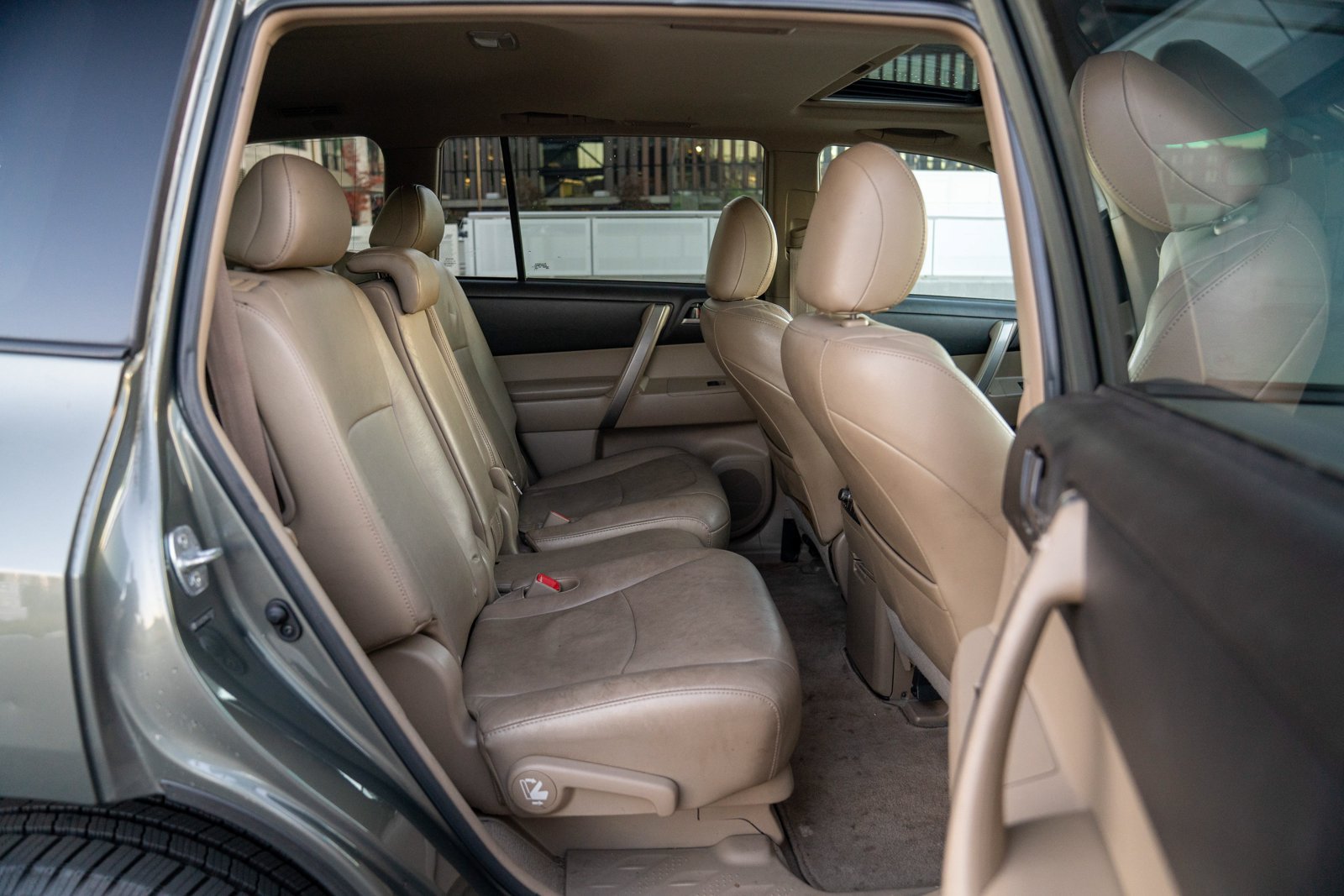 Used 2010 Toyota Highlander SE AWD/4WD image 23