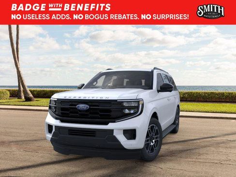 New 2025 Ford Expedition Active image 3