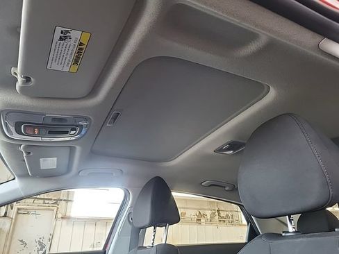 Used 2025 Hyundai Elantra SEL FWD image 10