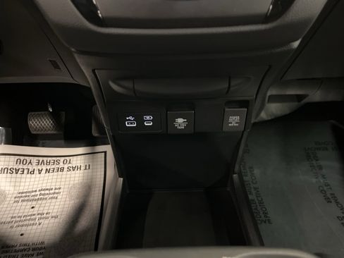 Used 2025 Honda Odyssey Touring image 25