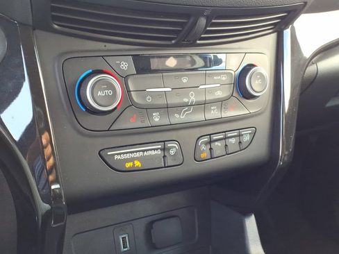 Used 2019 Ford Escape Titanium w/ U9j03 - Titanium Tow Package AWD/4WD image 26