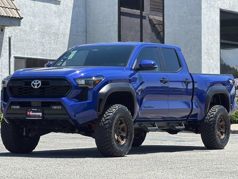 Used 2025 Toyota Tacoma 4x4 Double Cab image 10
