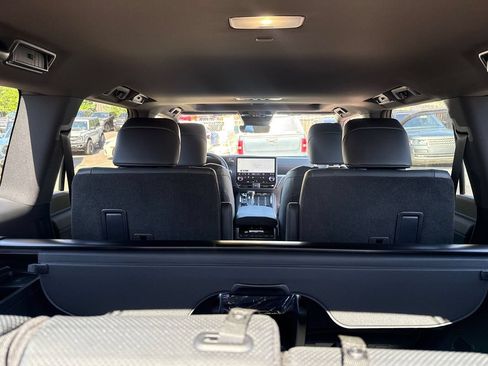 Used 2026 Lexus GX 550 w/ Accessory Package (2T) AWD/4WD image 10