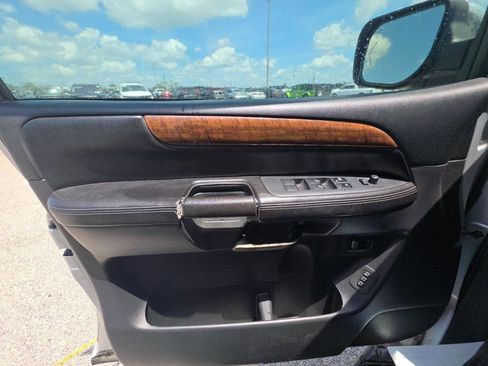 Used 2014 Nissan Armada Platinum RWD image 13