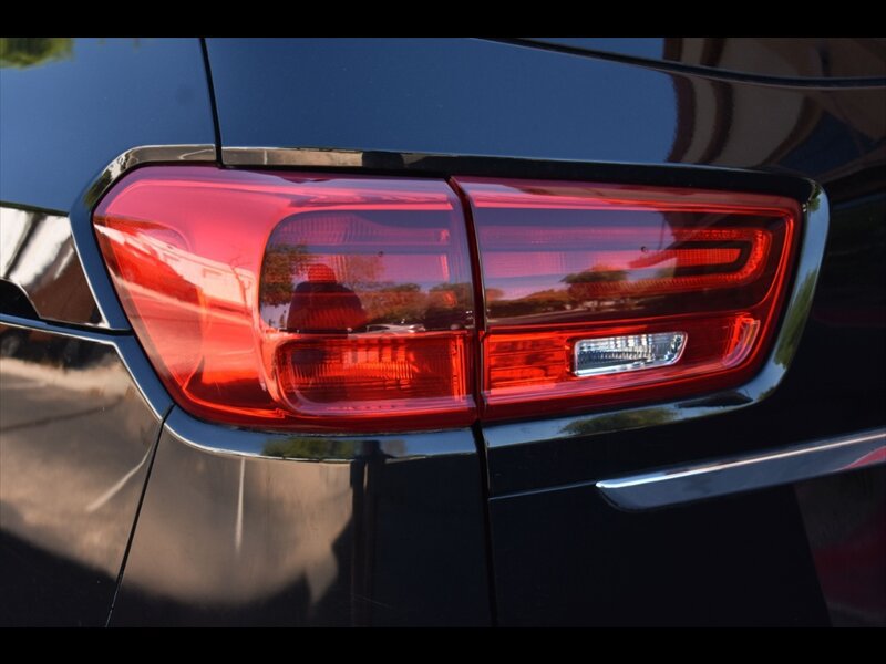 Used 2019 Kia Sedona LX FWD image 49