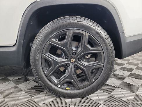 Used 2024 Rivian R1T Adventure Dual AWD/4WD image 10