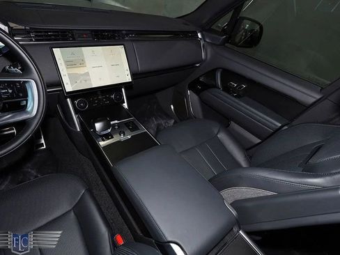 Used 2023 Land Rover Range Rover SV image 31