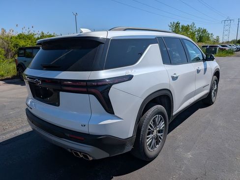 Used 2024 Chevrolet Traverse LT w/ Trailering Package AWD/4WD image 8