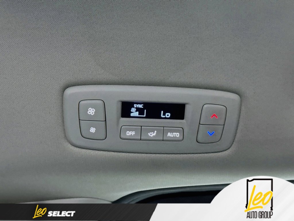 Used 2022 Kia Carnival EX FWD image 27