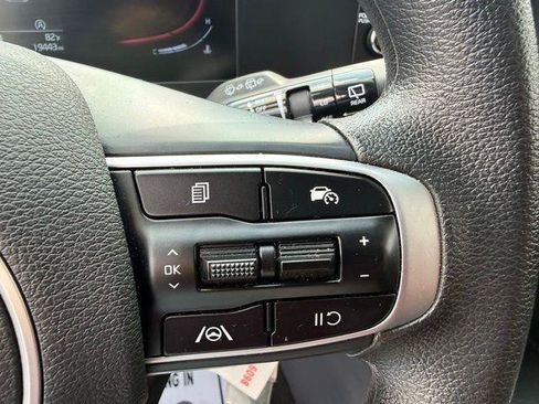 Used 2025 Kia Sportage LX AWD/4WD image 9