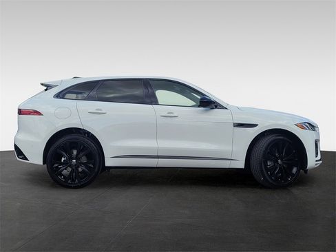 New 2026 Jaguar F-PACE R-Dynamic S image 3