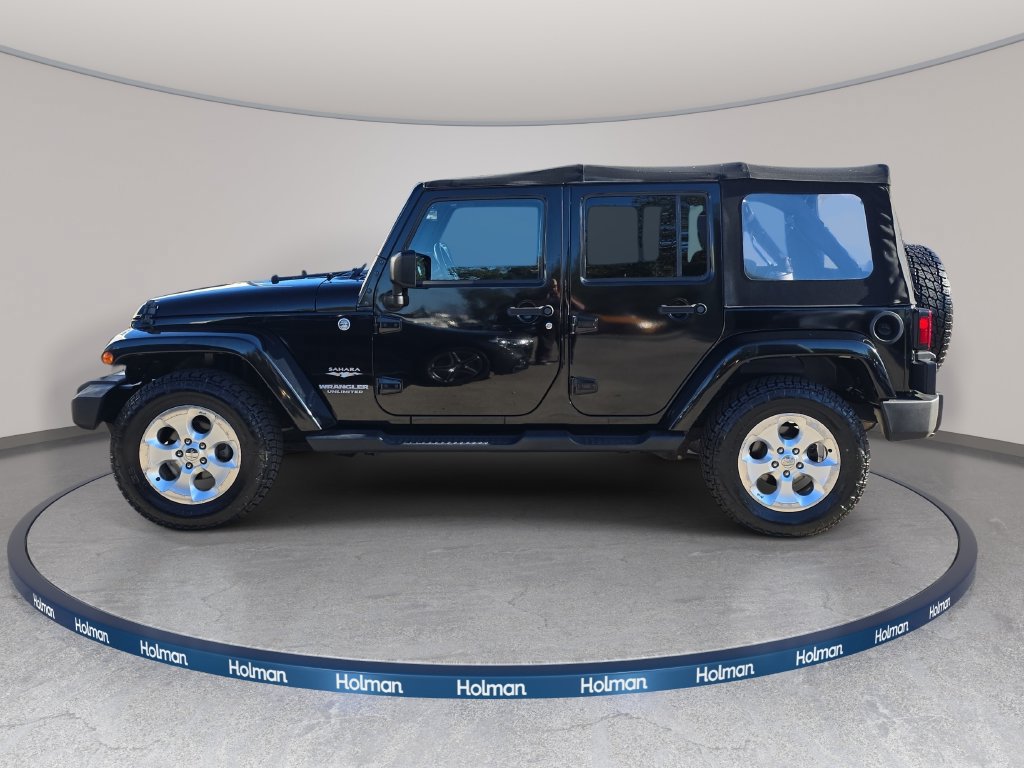 Used 2015 Jeep Wrangler Unlimited Sahara w/ Connectivity Group AWD/4WD image 9