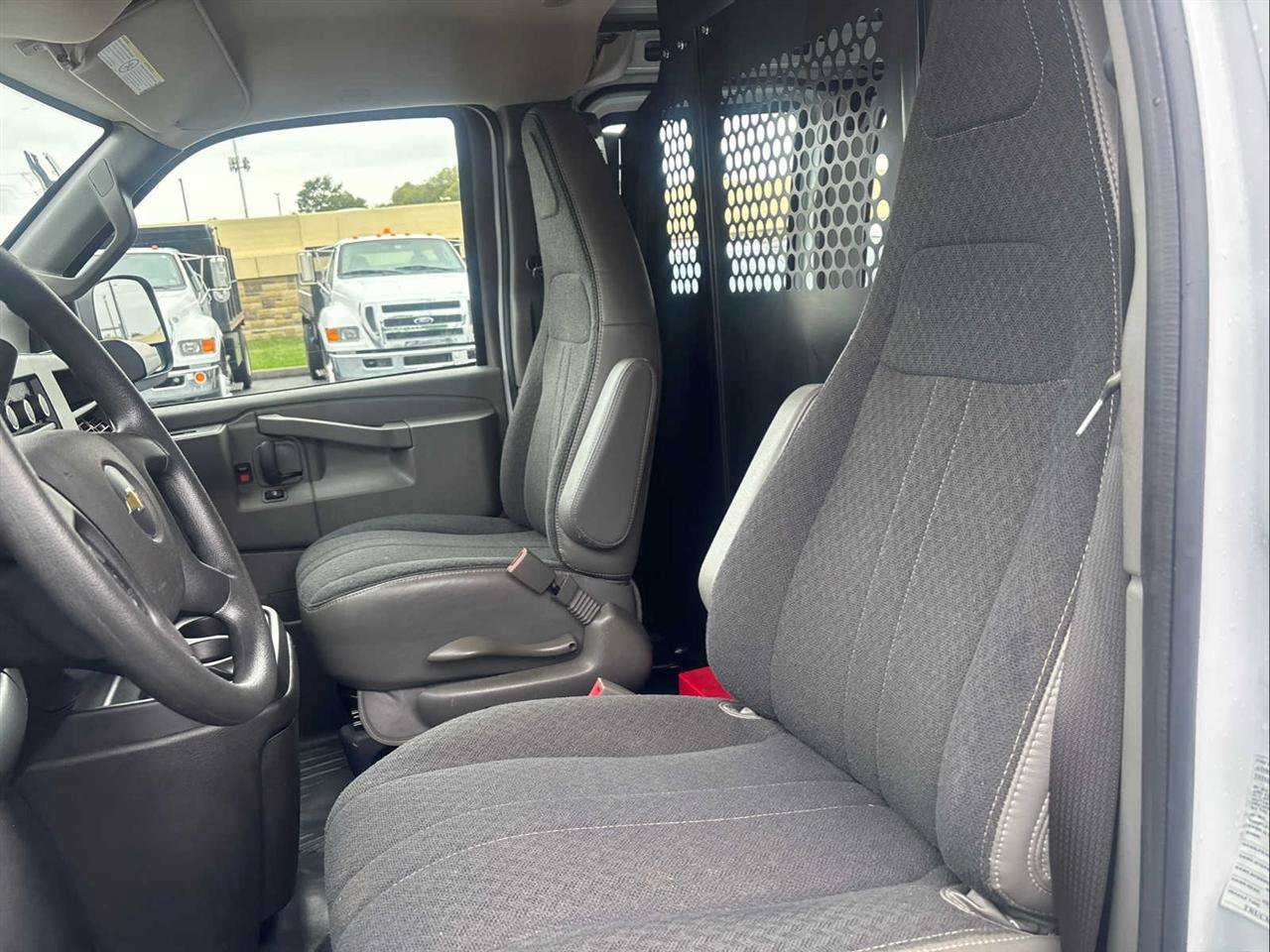 Used 2025 Chevrolet Express 2500 w/ Driver Convenience Package RWD image 17