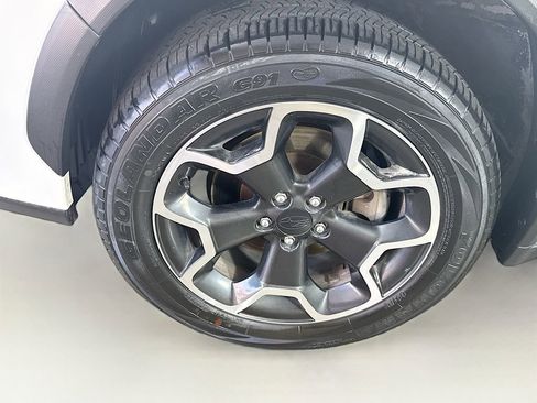 Used 2015 Subaru Crosstrek 2.0i Premium AWD/4WD image 38