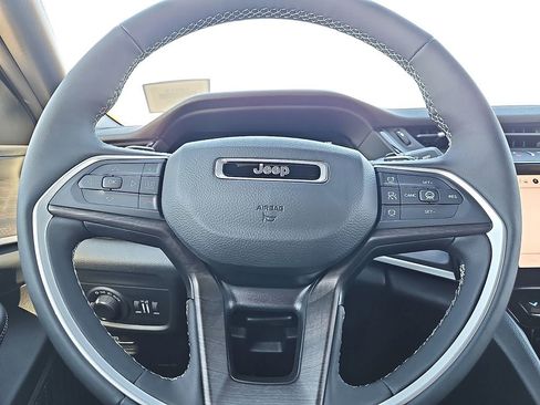 New 2026 Jeep Grand Cherokee Altitude AWD/4WD image 19