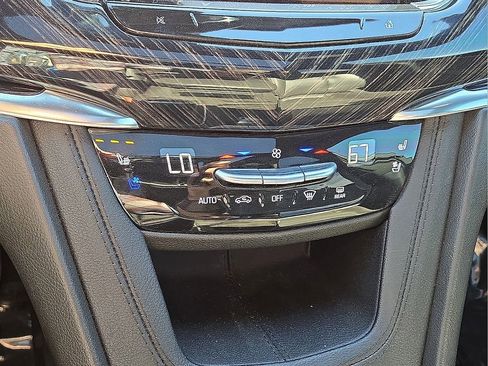 Used 2024 Cadillac XT6 Premium Luxury image 30