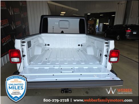 New 2026 Jeep Gladiator Sport AWD/4WD image 6