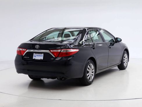 Used 2015 Toyota Camry LE FWD image 2