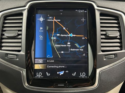 Used 2019 Volvo XC90 T6 Momentum w/ Advanced Package AWD/4WD image 5