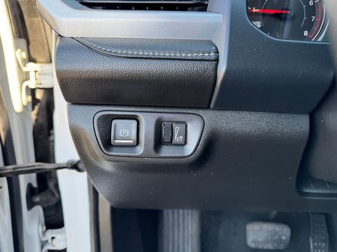 Certified 2023 GMC Acadia SLT FWD image 26