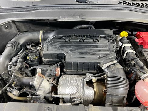 Used 2022 Jeep Renegade Latitude image 28