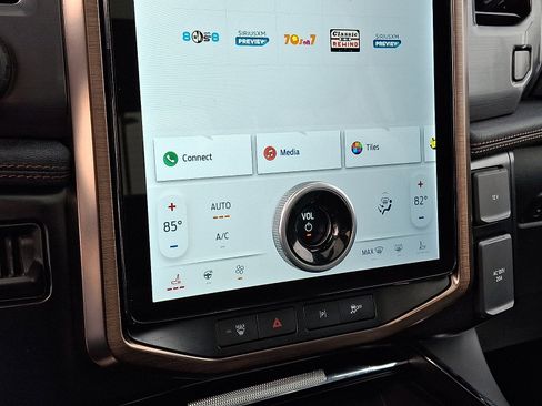 Used 2024 Ford F150 Lightning Lariat image 18