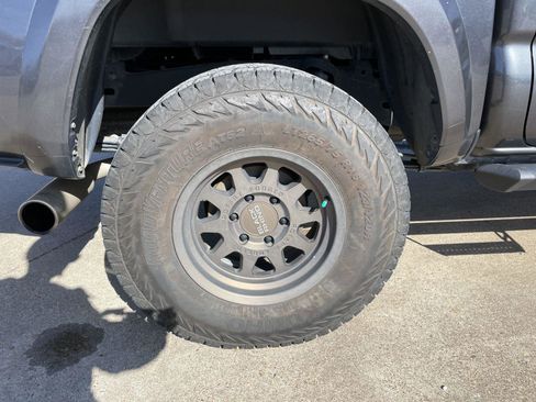 Used 2021 Toyota Tacoma SR5 image 40