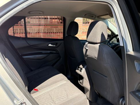 Used 2019 Chevrolet Equinox LT FWD image 11